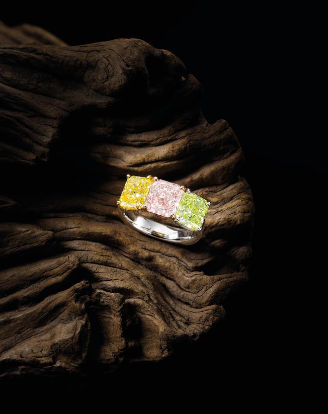 Bonhams 2024 Autumn Jewelry Auction Top jewelry auction highlights 2024 Rare gemstones and diamonds auction High-value jewelry auctions 30.10-carat light pink diamond auction Rare pink diamonds Bonhams Ka (15)