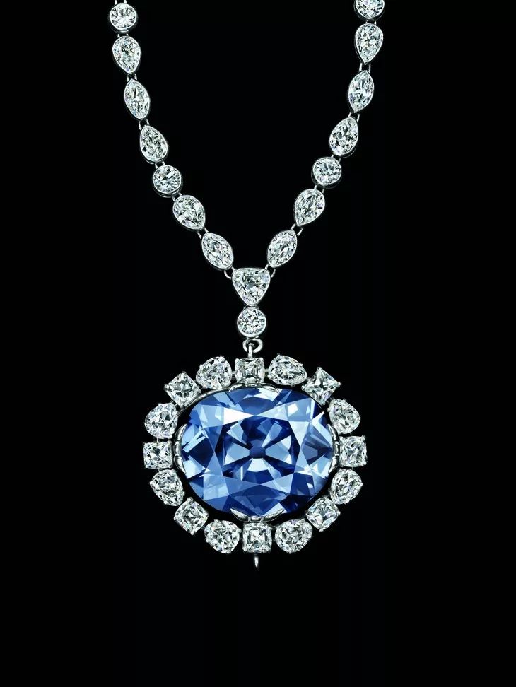 Hope Diamond The cursed diamond has brought bad luck to every owner (1)