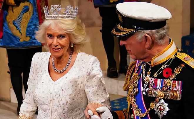 Queen Camilla coronation crown Queen Mary Coronation Crown Cullinan diamonds in royal crowns Mountain of Light diamond history British royal jewelry Daughters of Great Britain and Ireland Tiara George IV State (19)