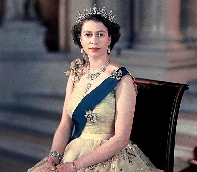 Queen Camilla coronation crown Queen Mary Coronation Crown Cullinan diamonds in royal crowns Mountain of Light diamond history British royal jewelry Daughters of Great Britain and Ireland Tiara George IV State (23)